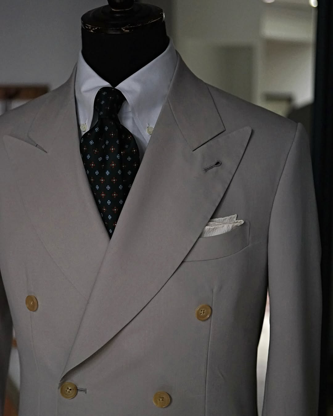 Dark Gray 2 Piece Peak Lapel Double Breasted Suit