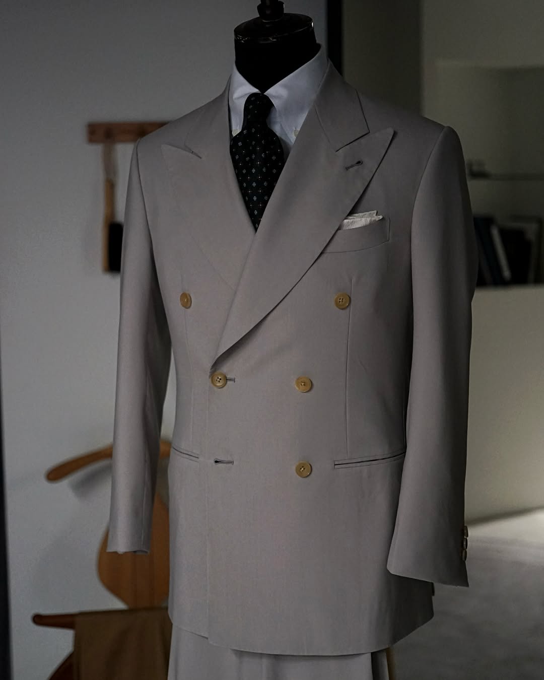 Dark Gray 2 Piece Peak Lapel Double Breasted Suit