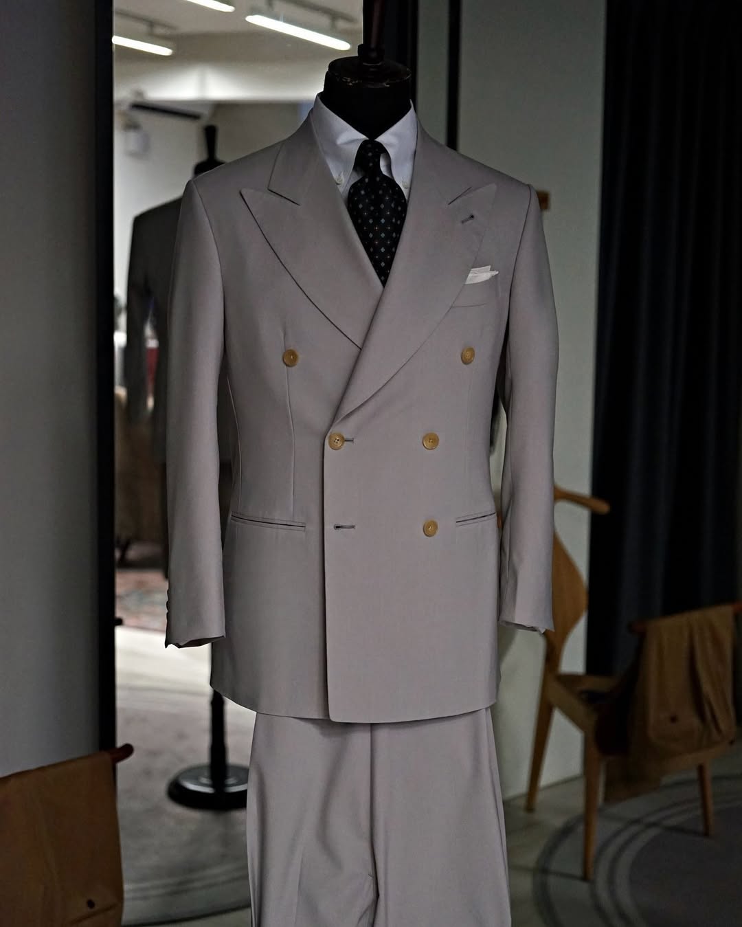 Dark Gray 2 Piece Peak Lapel Double Breasted Suit