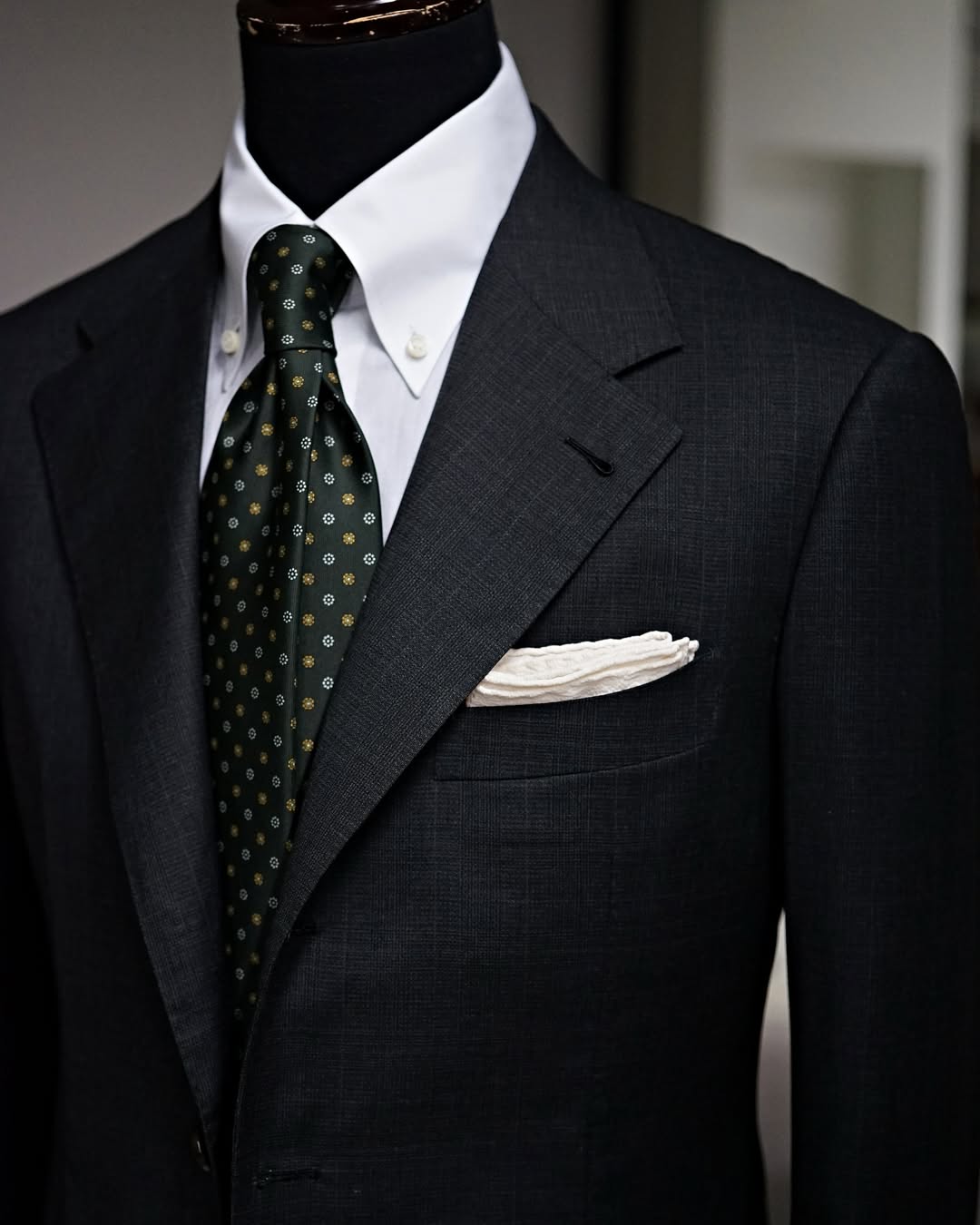 Black 2 Piece Notch Lapel Single Breasted Suit