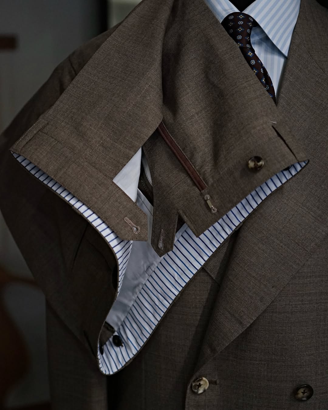 Brown 2 Piece Peak Lapel Double Breasted Business Suit