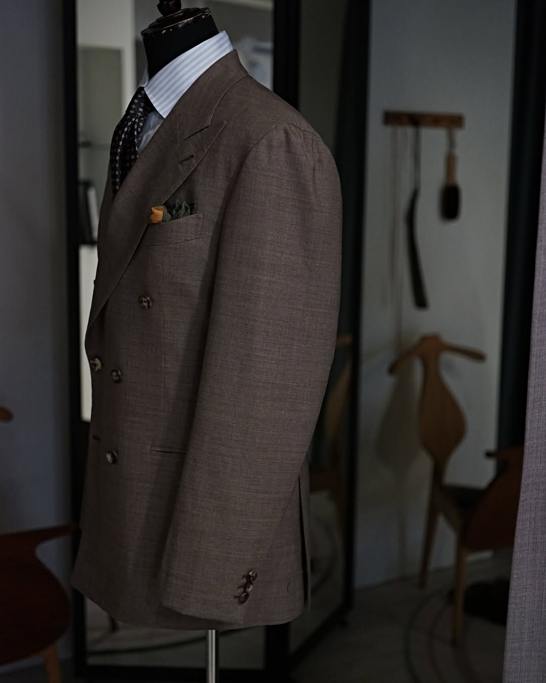 Brown 2 Piece Peak Lapel Double Breasted Business Suit