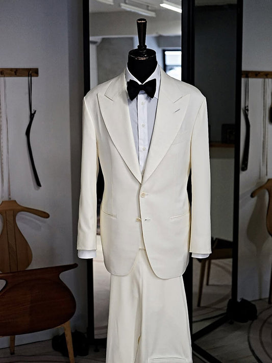 White 2-piece 2-button Peak Lapel suit