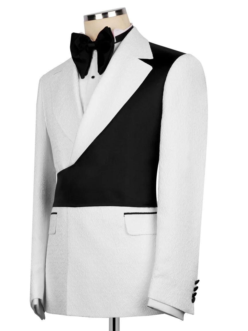 Chic Black and White Peak Lapel 2-Button 2-Piece Suit