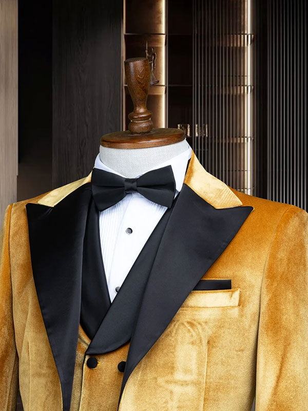Golden 3-piece 1-button black Peak Lapel suit